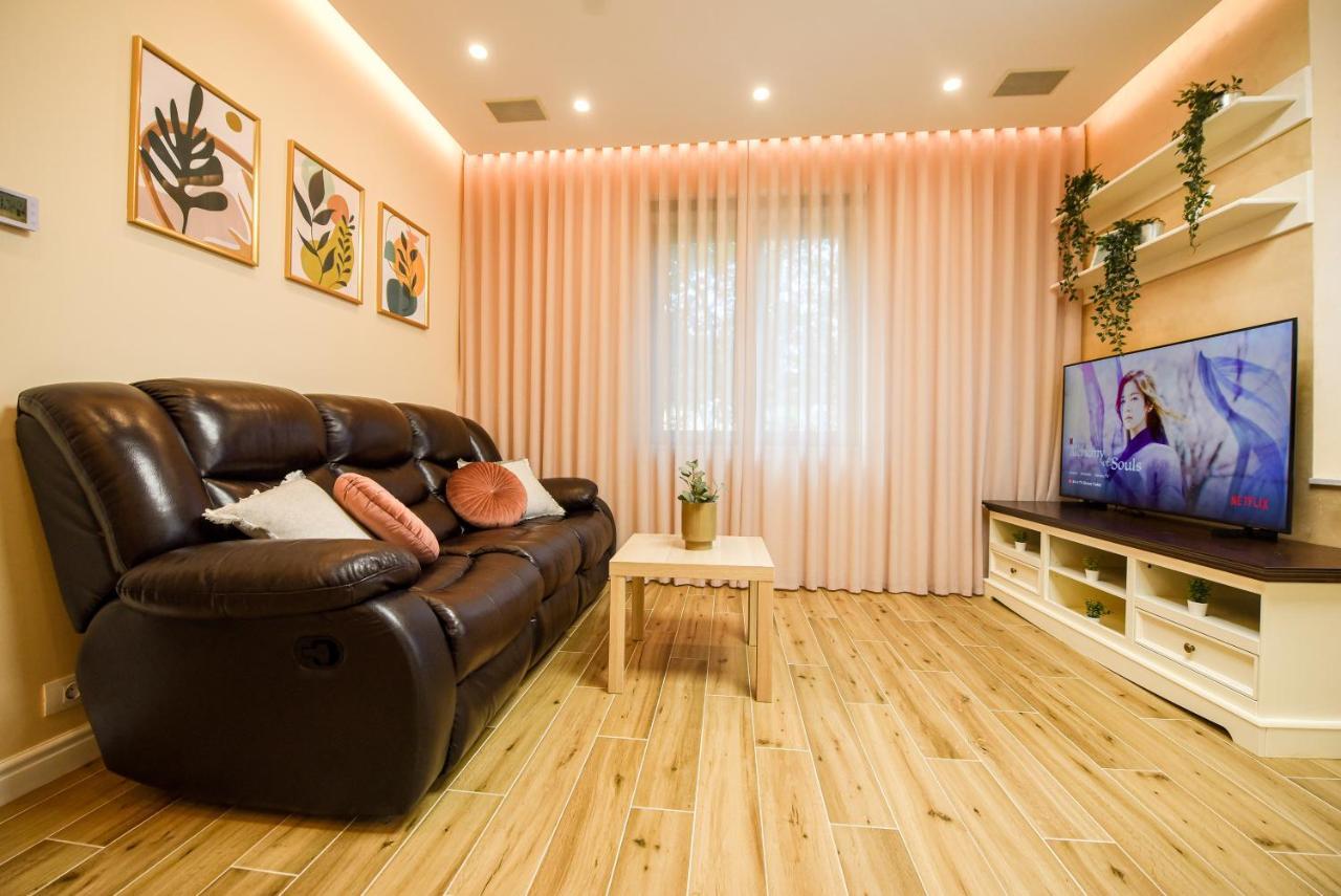 Vine Leaf - Ideal Brasov 2 BR Apartment Eksteriør billede