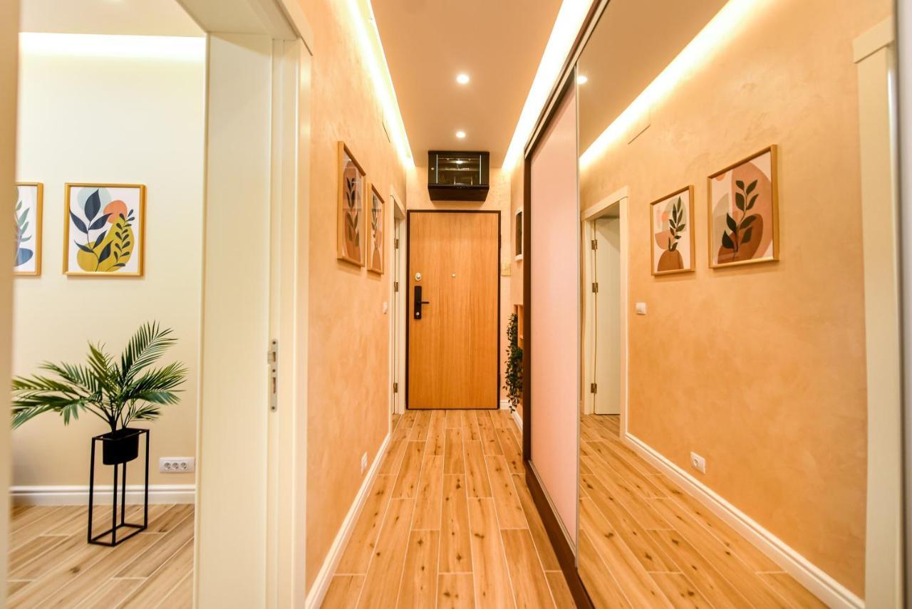 Vine Leaf - Ideal Brasov 2 BR Apartment Eksteriør billede